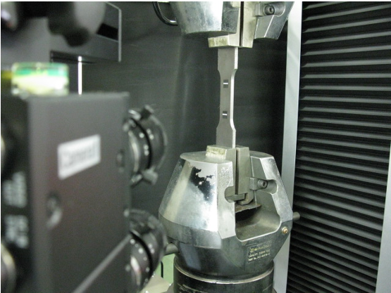 非接触式伸び計