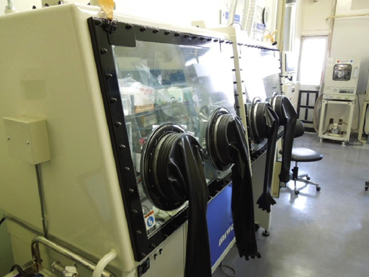 グローブボックス（Ar雰囲気 露点-80℃）
