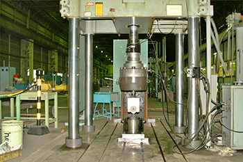1000 kN  fatigue testing machine equipped with large bed