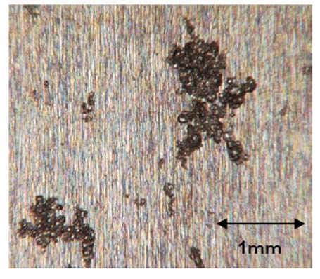 SUS316L表面に形成された孔食部のマイクロスコープ写真