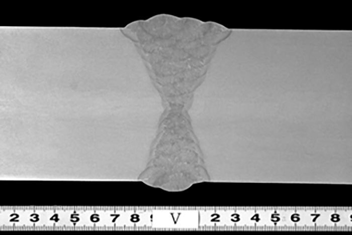 80mm厚溶接部断面マクロ組織の一例