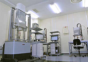 インプラント材料評価センター試験室