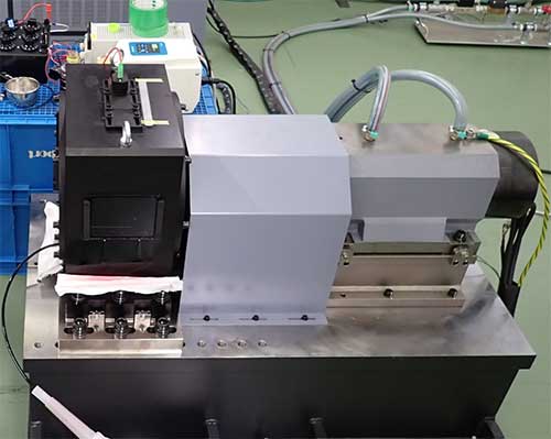 高速ベンチおよび高速度カメラによる冷却油挙動計測写真