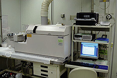写真１ 四重極型ICP-MS装置